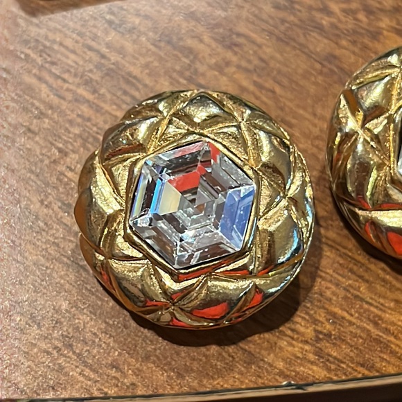 Stunning authentic vintage Chanel faceted crystal & gold clip on earrings & box - Picture 12 of 17